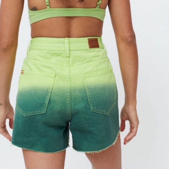 ✳️ UO BDG A-Line Denim Cutoff Short - Picture 2 of 6